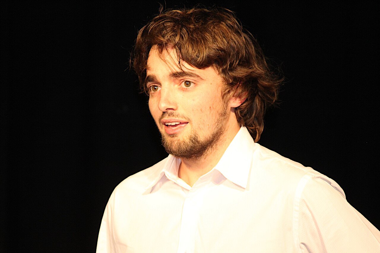 Matthieu Aubry at the 2012 New Zealand Open Source Awards ceremony where Piwik won the Open Source Software Project category.
